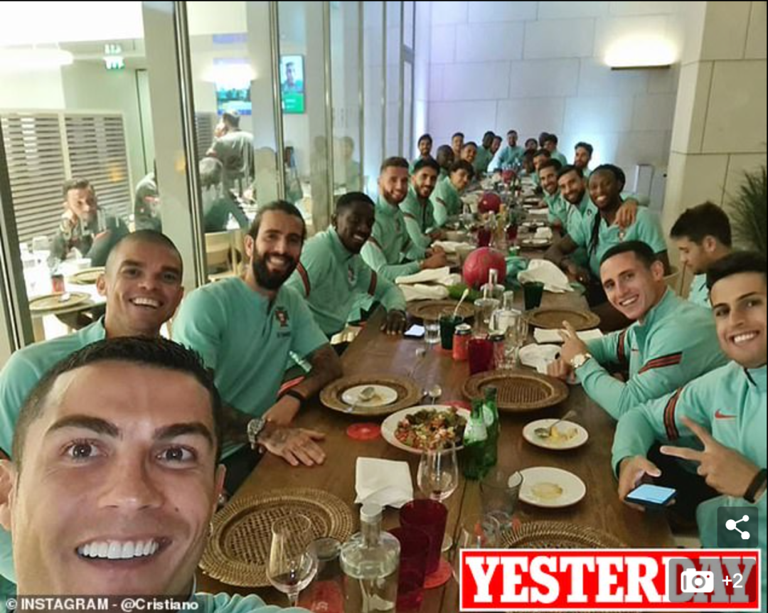 开云官网-关于葡萄牙篮球联赛冠军庆功宴，球队合影留念的信息