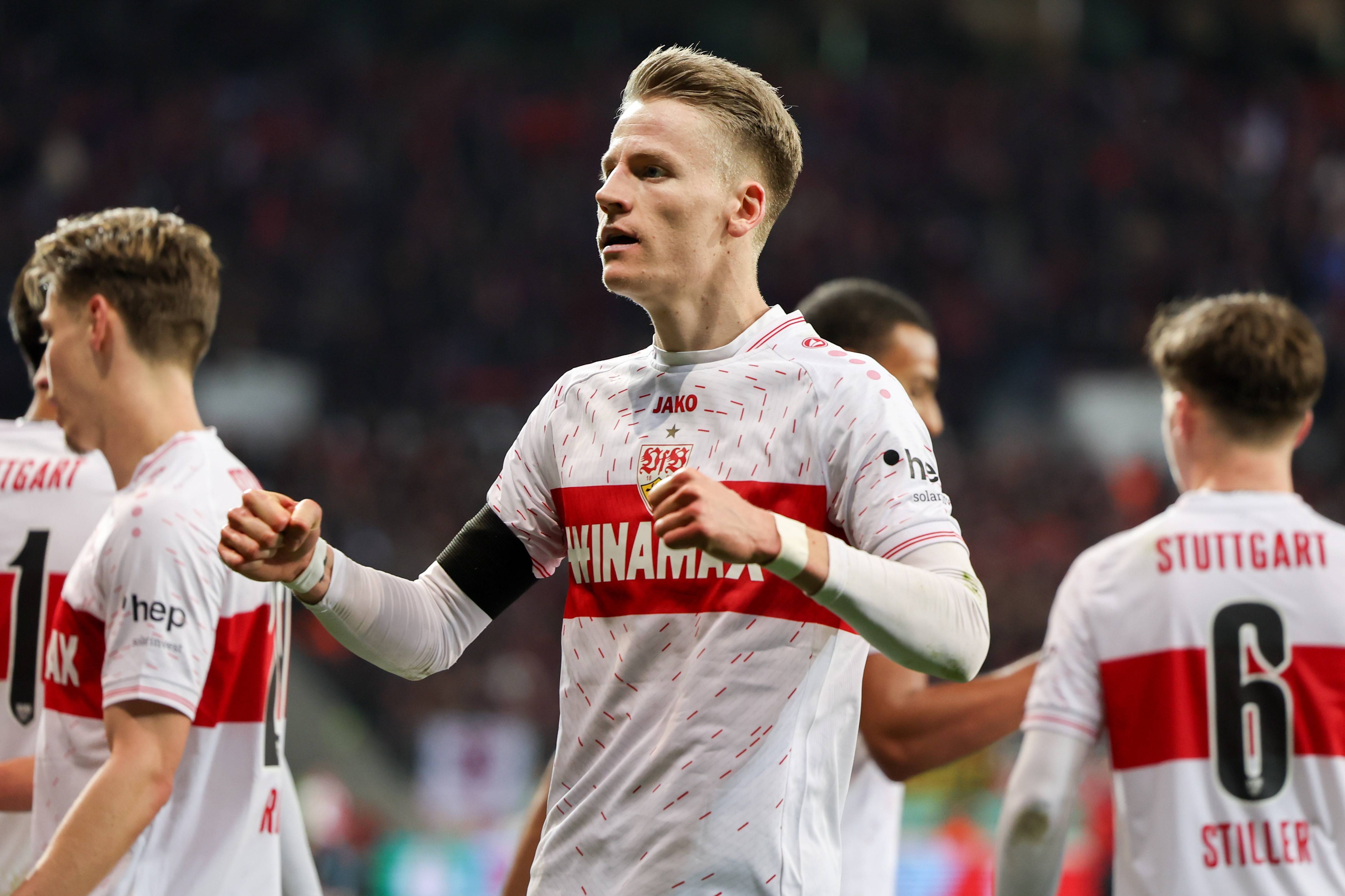 包含拜仁慕尼黑成功击败对手，取得胜利的词条