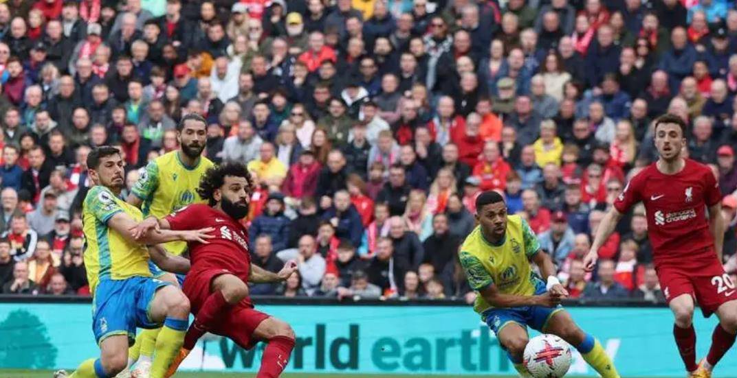 开云体育官网-赛场绝杀瞬间，球员飒爽英姿震撼全场的简单介绍