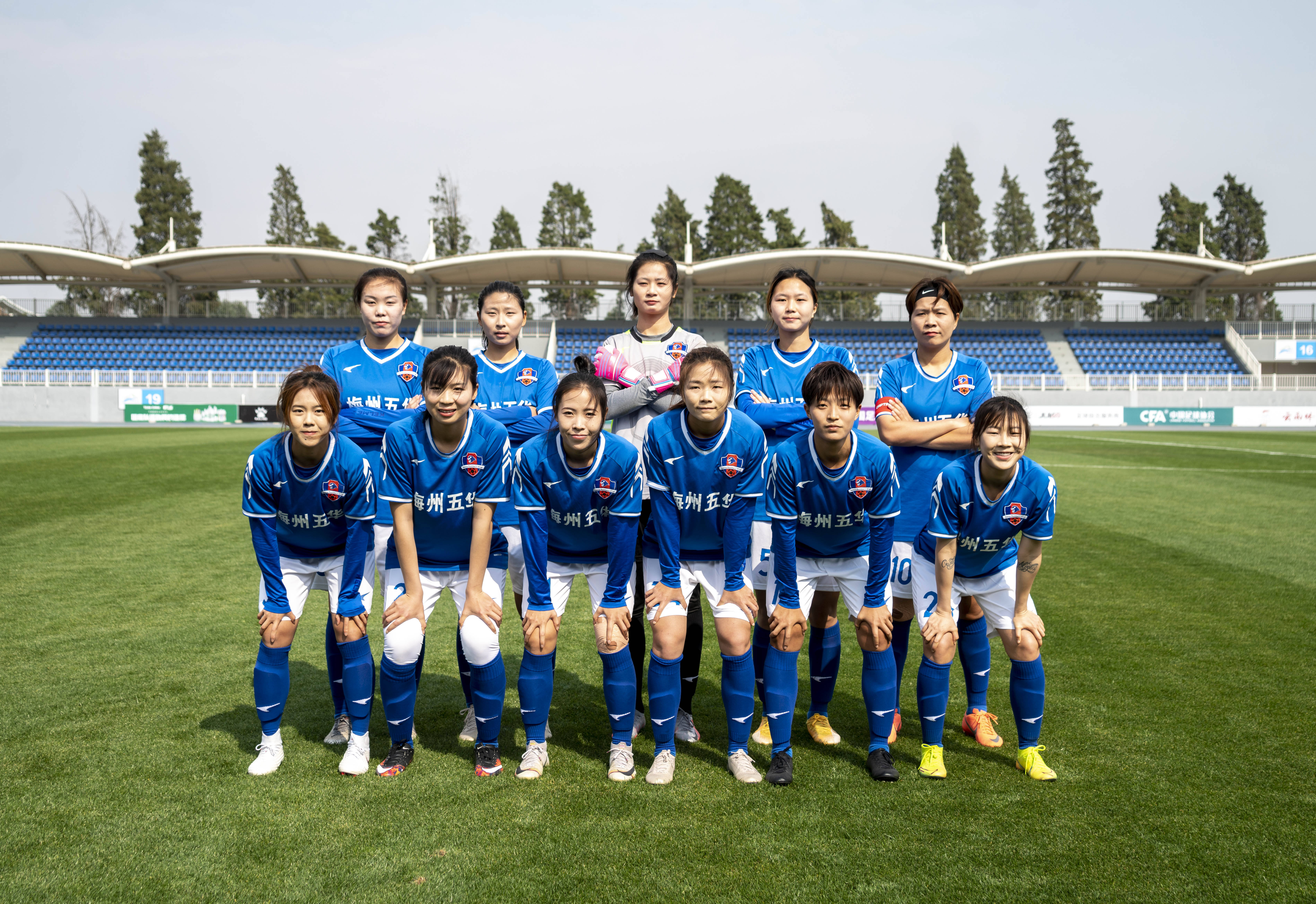 关于全国女子足球联赛半决赛精彩绝伦，欢呼不断的信息