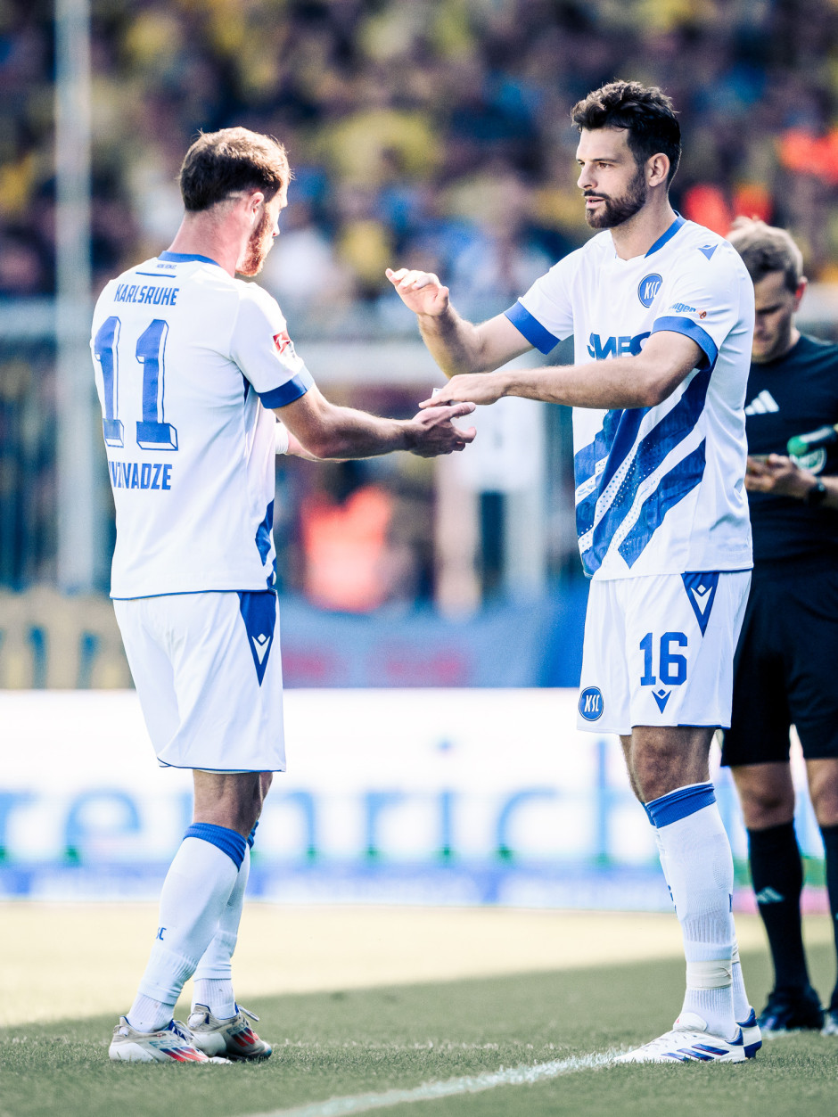 开云体育APP下载-包含沙尔克后防失利，迫切整顿阵容的词条