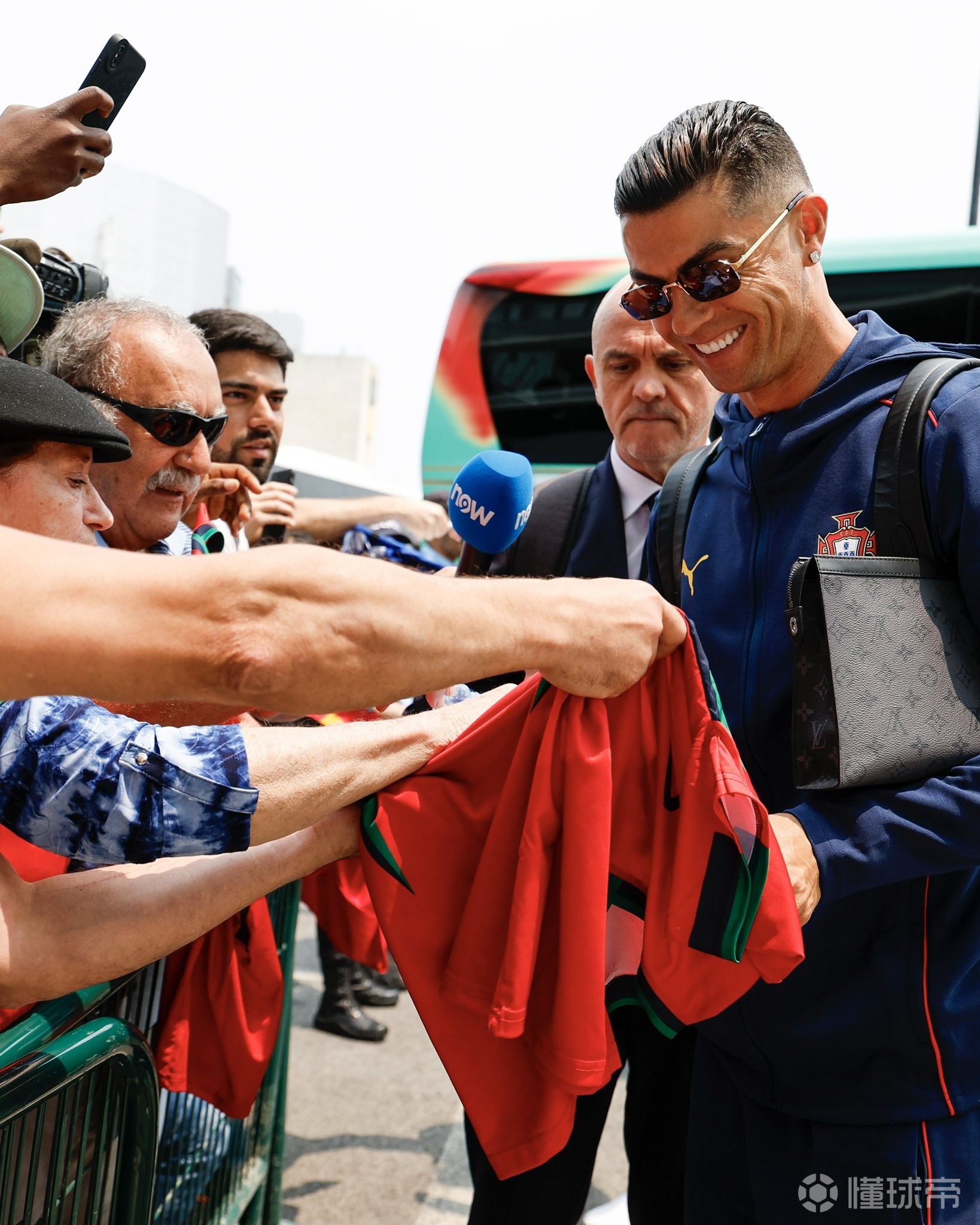 开云平台-欧国联赛精彩纷呈，球迷热议不断