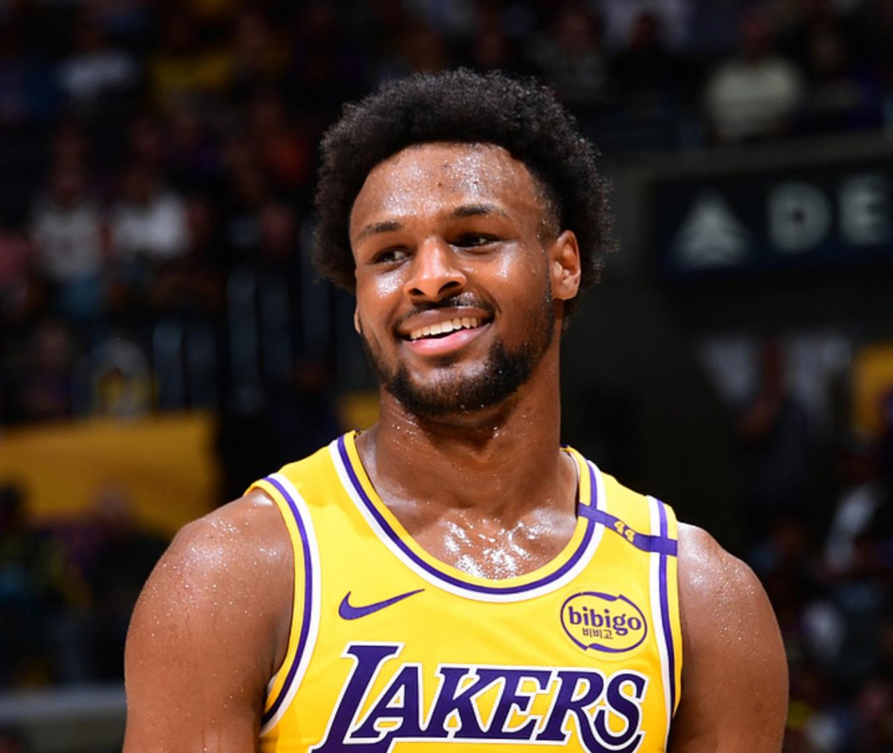 雄鹿击败湖人,詹姆斯表现疲惫 雄鹿击败湖人,詹姆斯表现疲惫