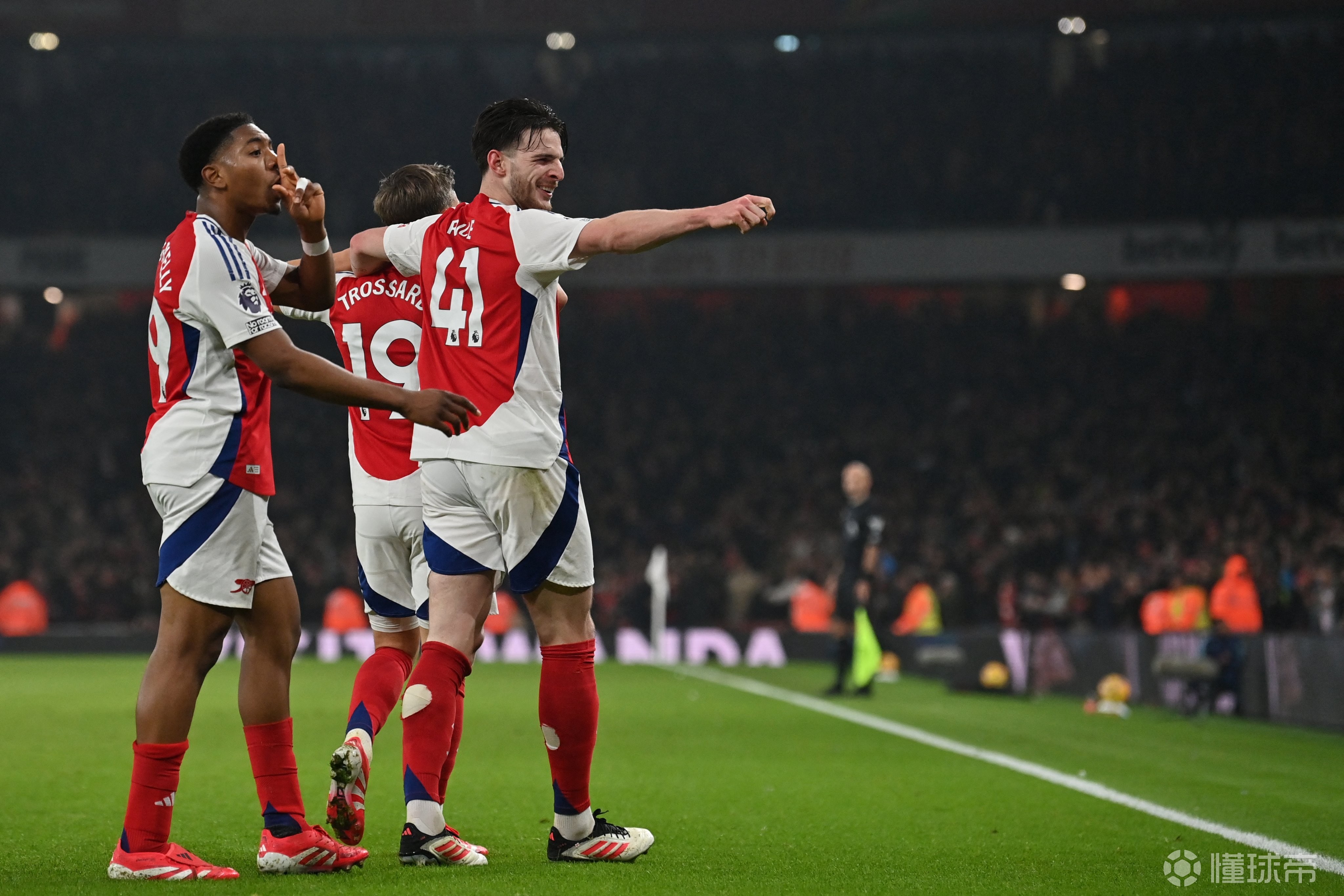 大比分胜出，球队轻松晋级下一轮