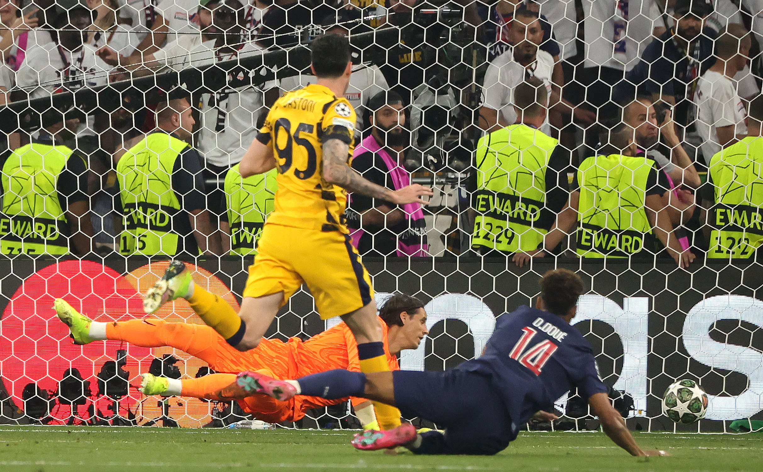 开云体育APP下载-包含欧冠重磅对决：法国队迎战国足，争议判罚的词条