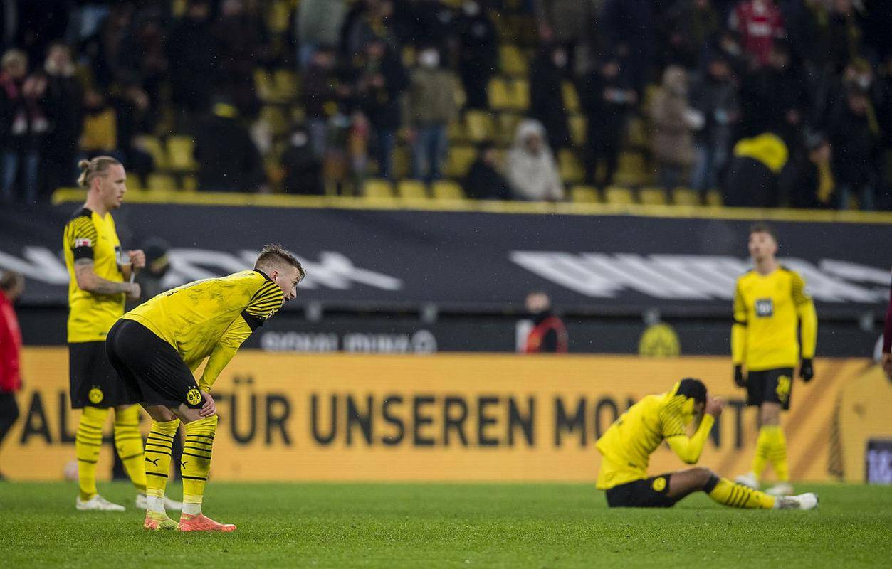 开云官网-霍芬海姆4-1胜法兰克福，提前锁定德甲冠军的简单介绍