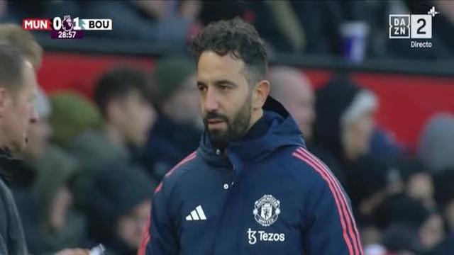 开云APP-关于曼联后卫连续传失，导致球队频遭失球的信息