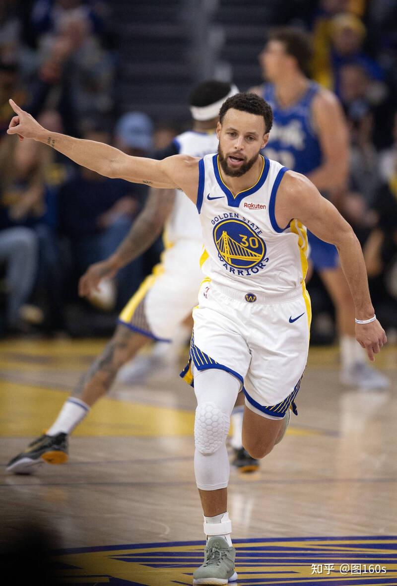 勇士胜魔术，库里轰32分