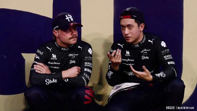 开云体育下载-雷诺车队鏖战红牛车队，周冠宇扛起全队