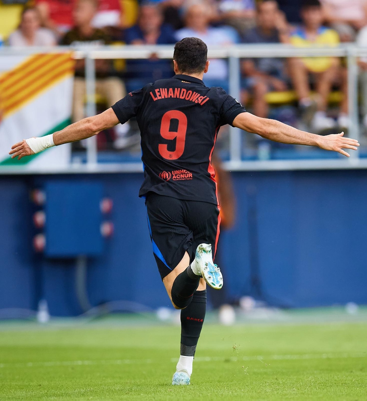 开云体育APP下载-罗马完胜塞维利亚，莱万惊艳四座