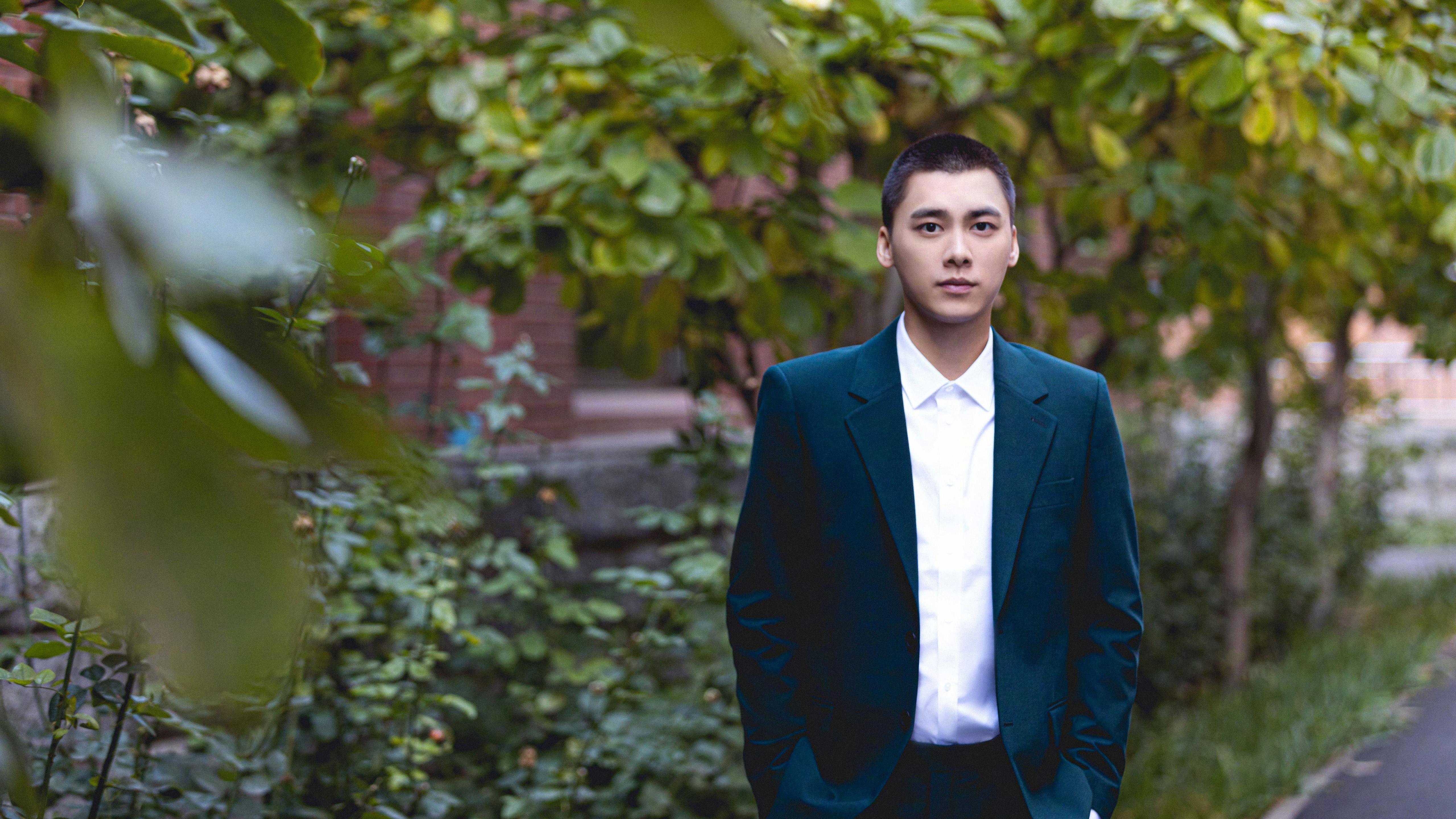 速度与荣耀，F1年度争冠之夜与东契奇全场最佳的体育交响曲